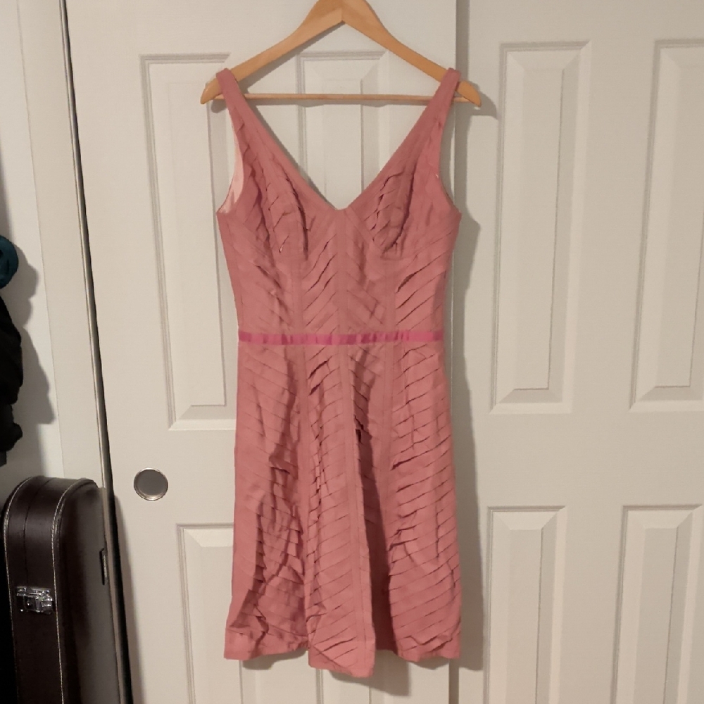 Chic Pink Sleeveless Midi Dress